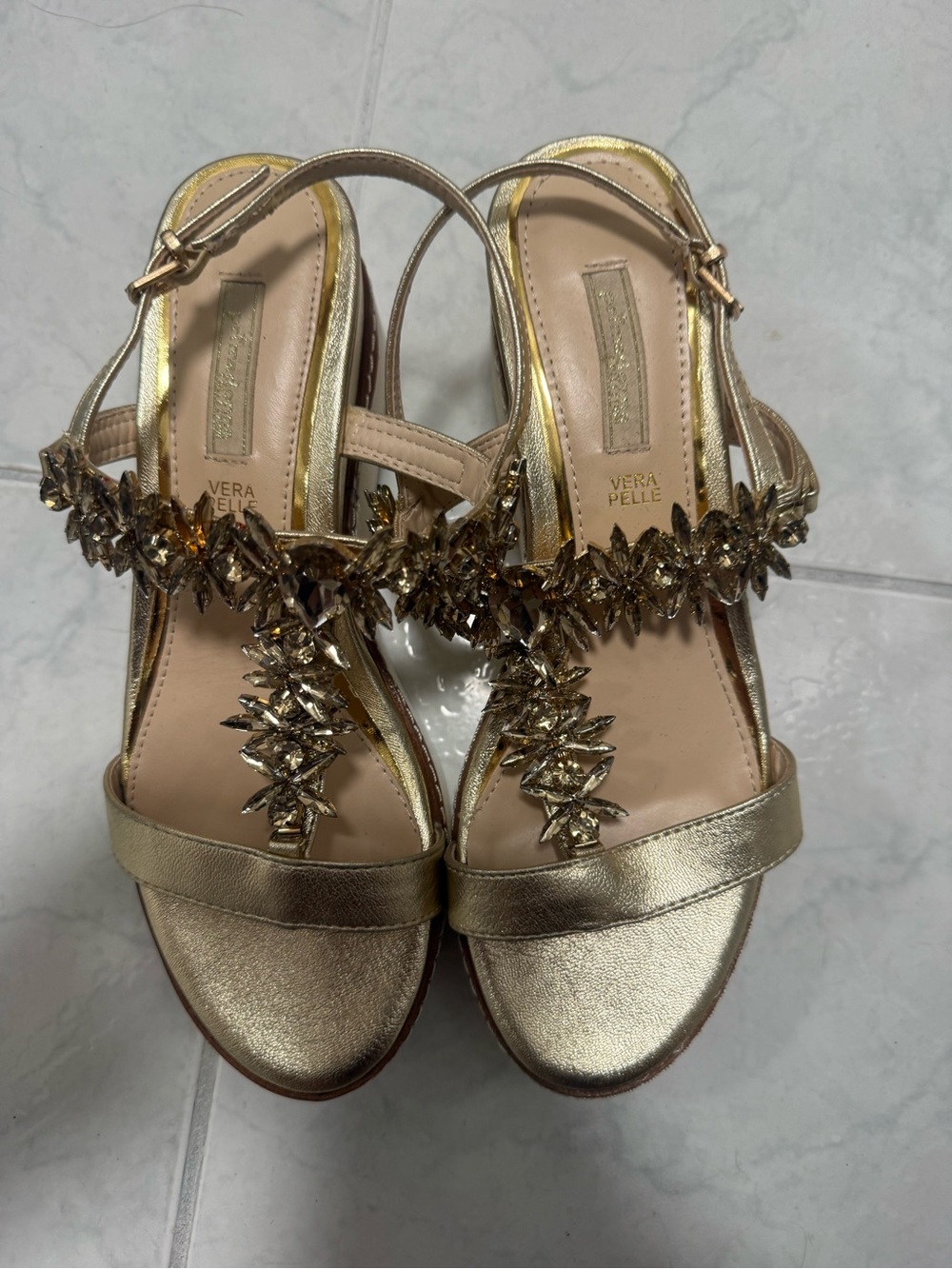 Vera Pelle Metallic Rhinestone Gold Jeweled T-Strap Sandals Wedge Shoes size 9